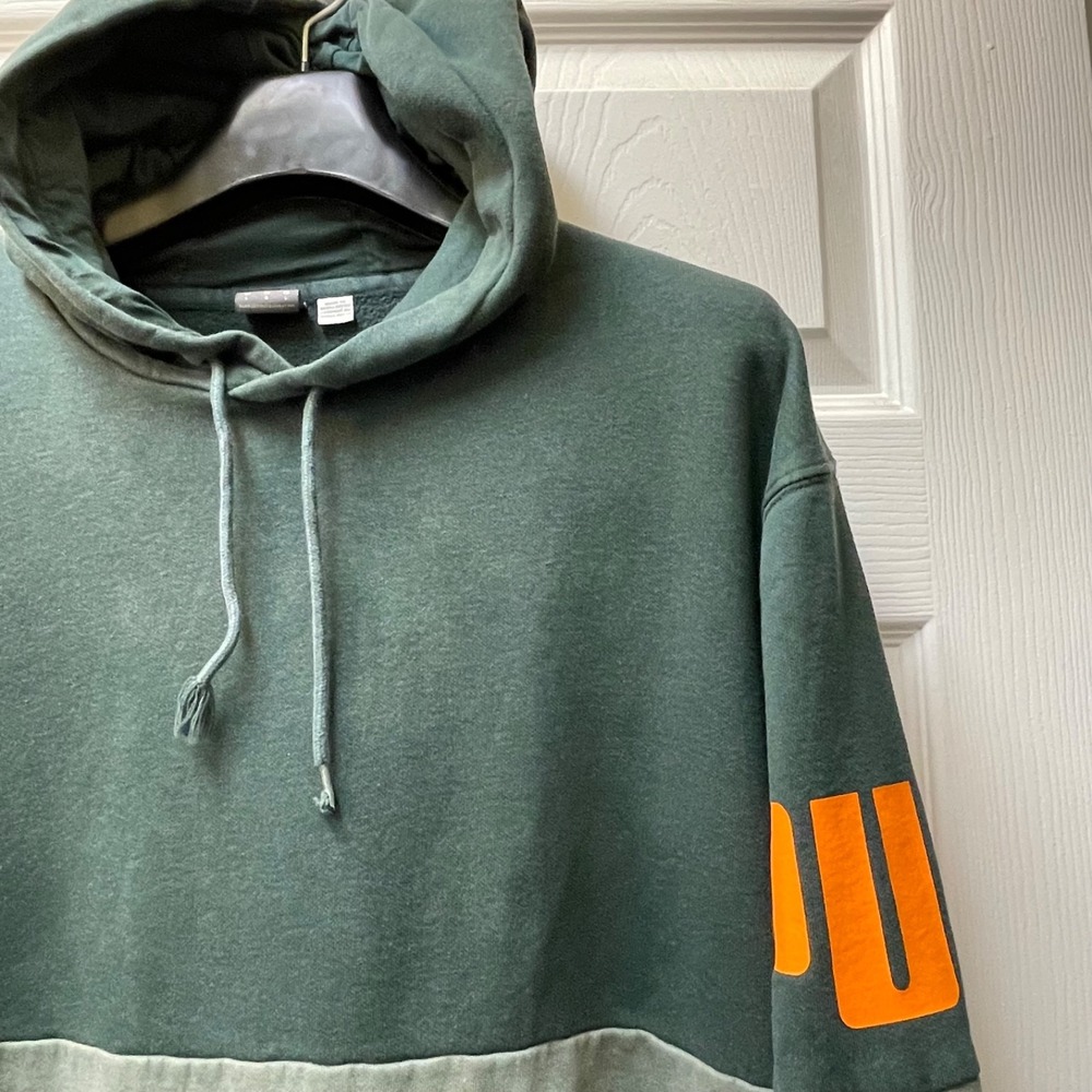 PUMA Men's‎ Large Colorblocked Green Logo Pullover Hoodie Sweatshirt Orange Logo